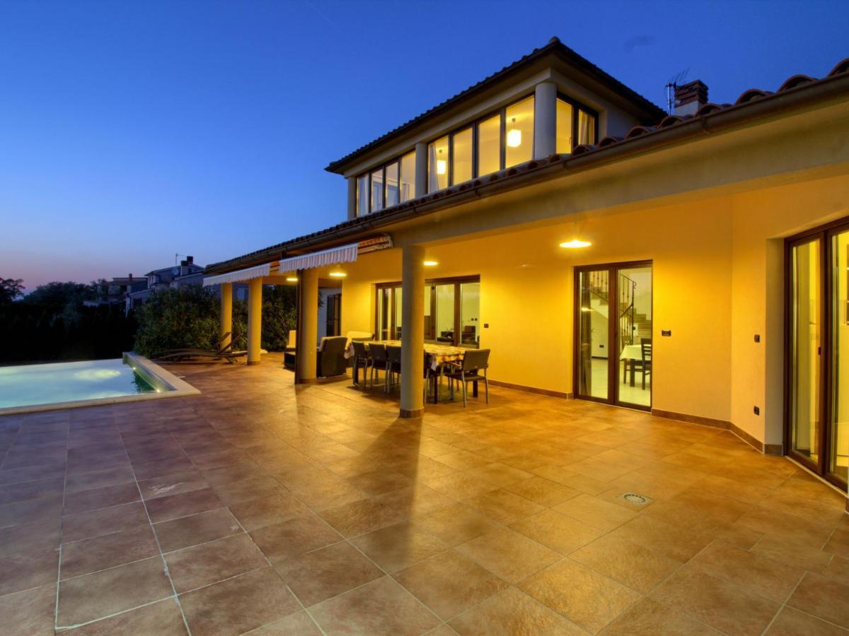 Holiday Home Andrea - Pul463 By Interhome Sisan Exterior photo