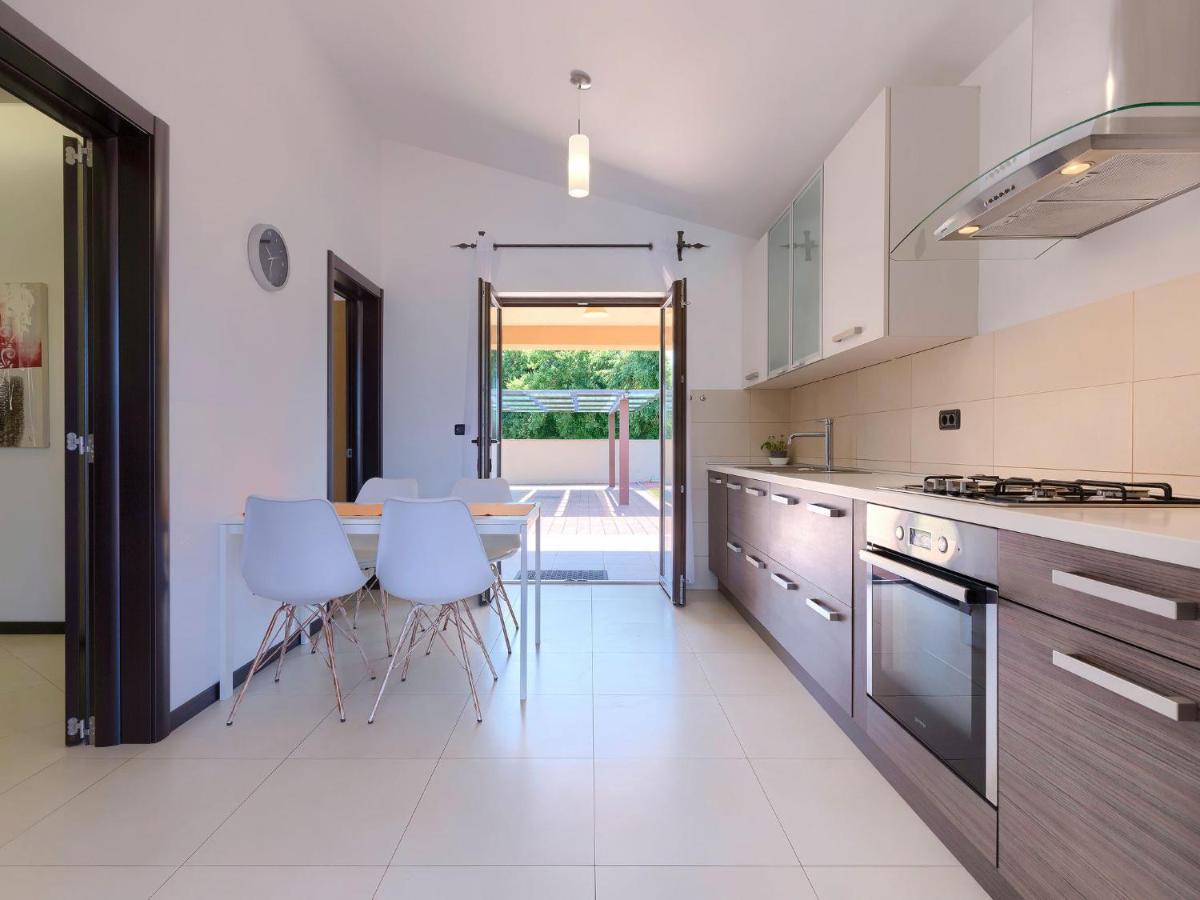 Holiday Home Andrea - Pul463 By Interhome Sisan Exterior photo