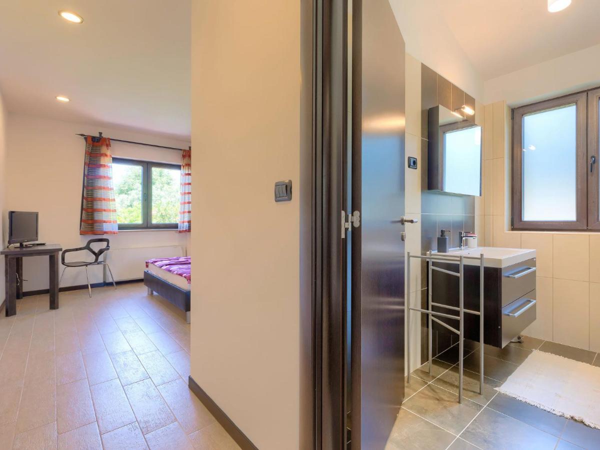 Holiday Home Andrea - Pul463 By Interhome Sisan Exterior photo