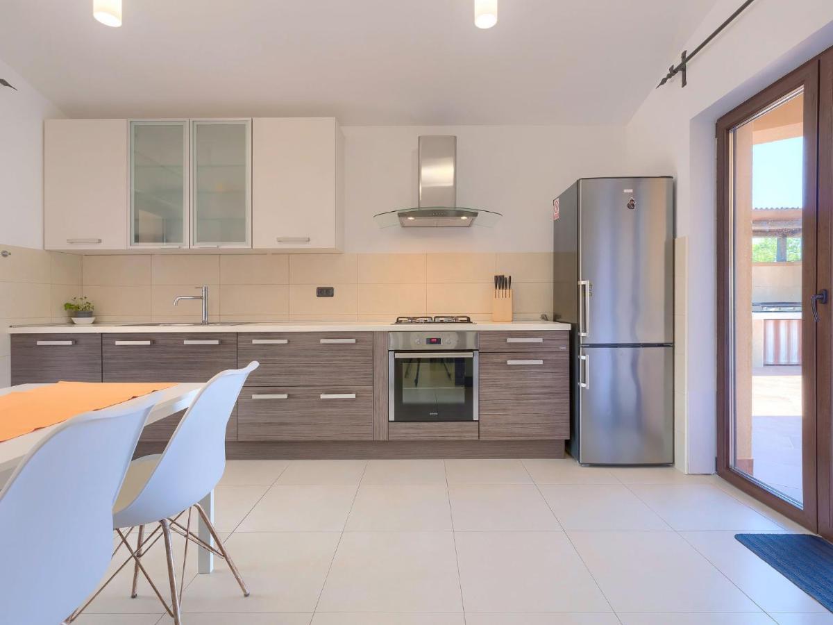 Holiday Home Andrea - Pul463 By Interhome Sisan Exterior photo