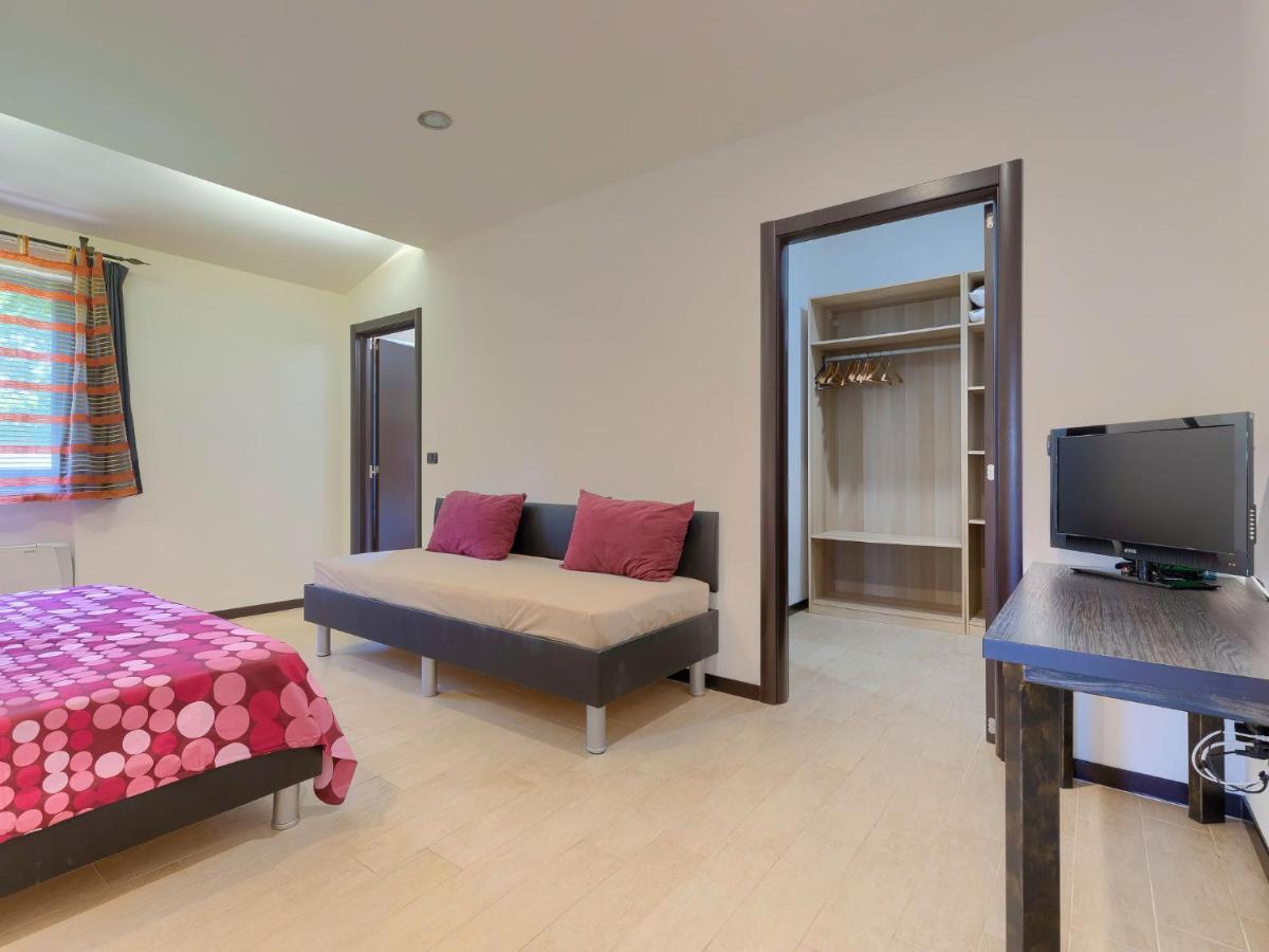 Holiday Home Andrea - Pul463 By Interhome Sisan Exterior photo
